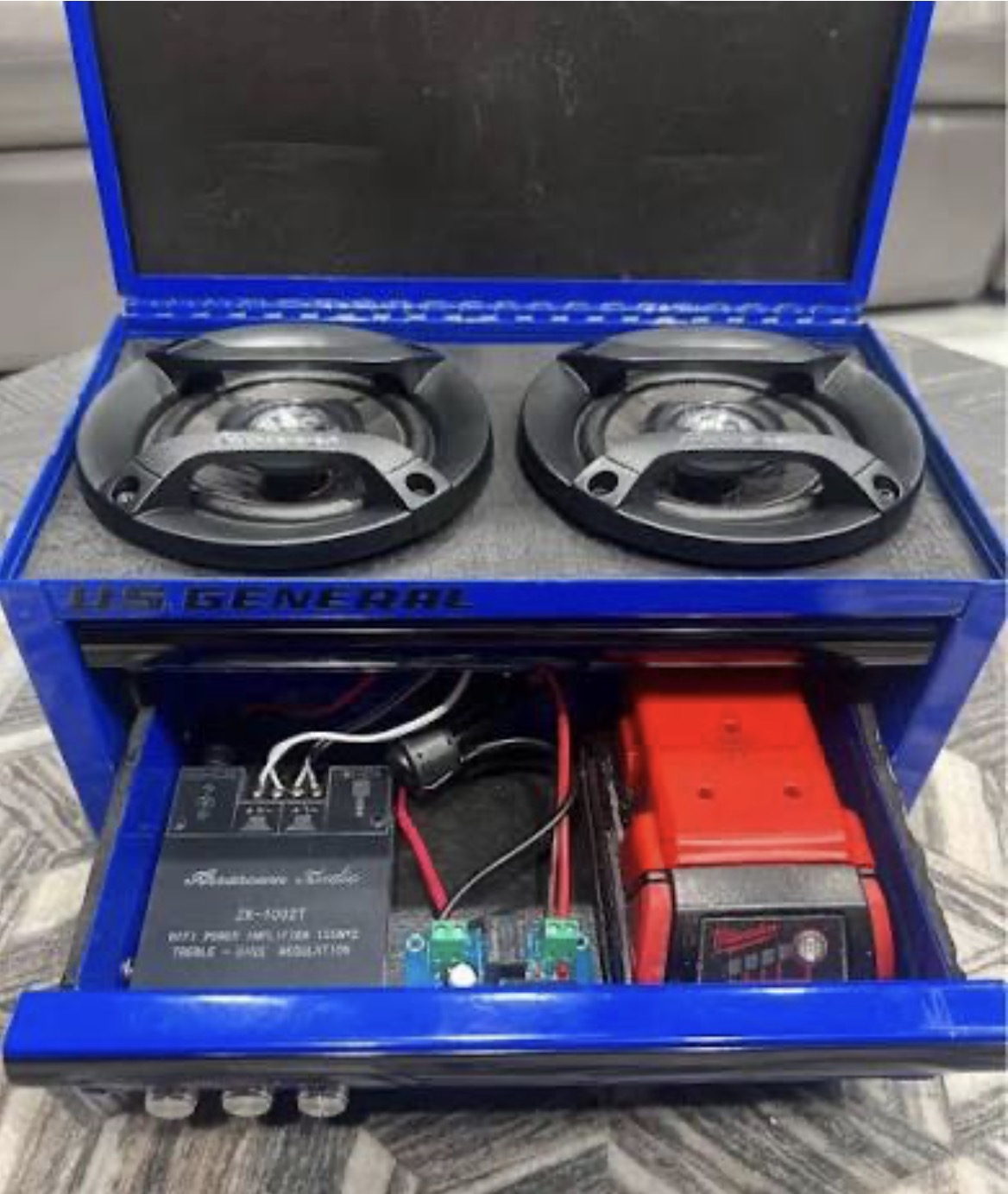Milwaukee Battery Tool Chest Audio Box